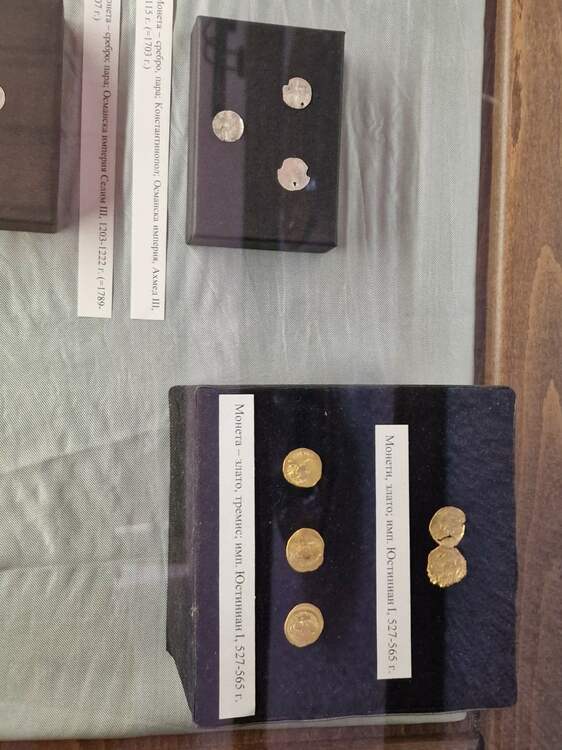 Изложба в Троян разкрива находки от крепостта „Калето“ и златни монети от времето на Юстиниан Велики