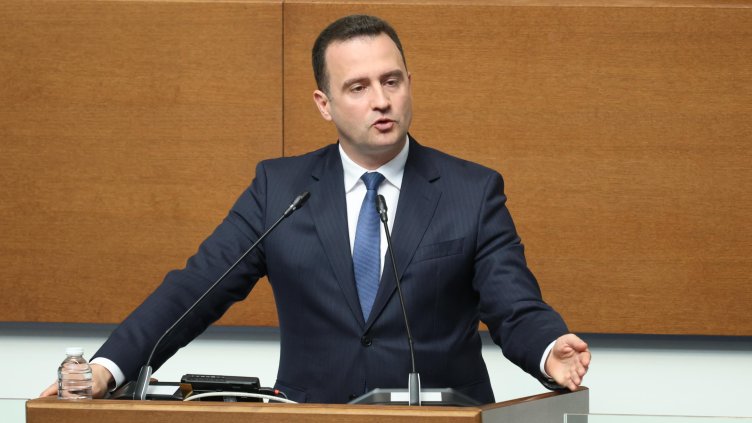 Министър Жечо Станков обяви старта на процедура за създаване на най-голямата батерия в страната по време на форума RE-Source Southeast 2025 в София.