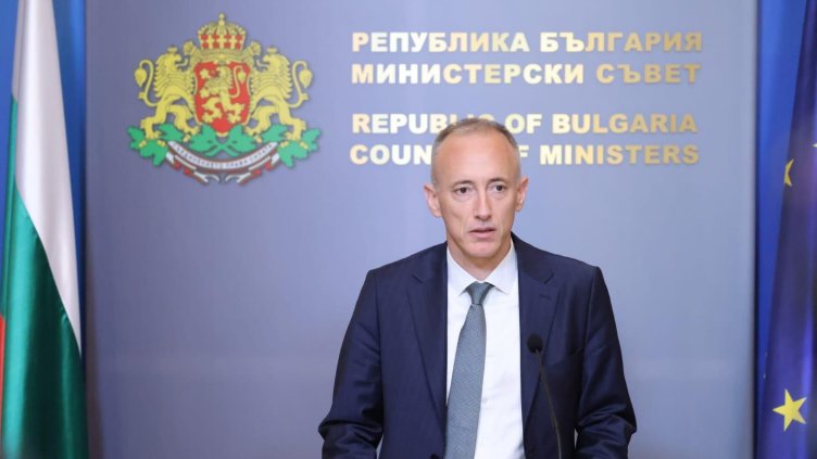 МОН създаде щаб за осигуряване на транспорт за ученици и квестори в София по време на матурите