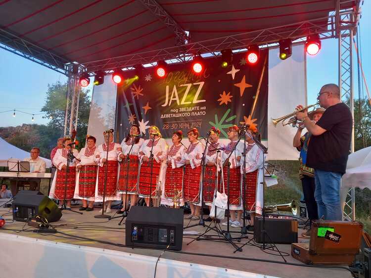 Община Летница отпуска 3000 лв. за фестивала „Джаз под звездите на Деветашкото плато“ – подкрепата цели развитие на туризма и популяризация на региона.