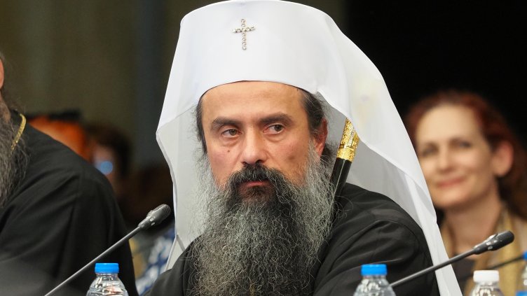 Патриарх Даниил и митрополит Гавриил ще водят празнични богослужения в Ловеч, последвани от тържествена програма и концерт на Влади Ампов-Графа.