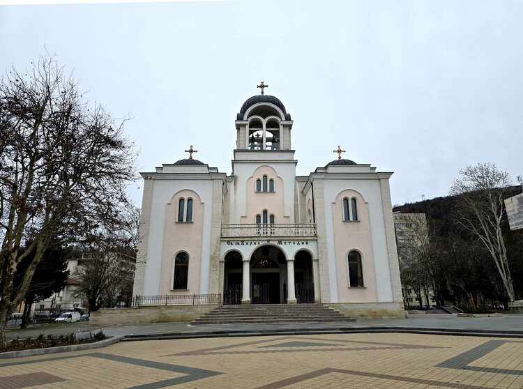 Патриарх Даниил ще оглави богослужението в Ловеч на празника на града, подкрепен от разнообразни събития и празнична програма