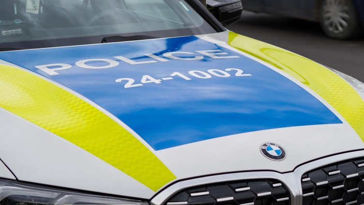 Непълнолетен причини пътен инцидент в село Кирчево, Ловешко, блъскайки пешеходец с автомобил; майката с три акта за нарушения.