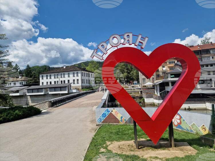 Спортен празник в Троян обединява около 150 деца в борба срещу наркотиците и агресията