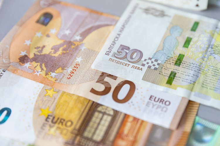 Информационна кампания за въвеждане на еврото стартира с срещи в шест града в България днес