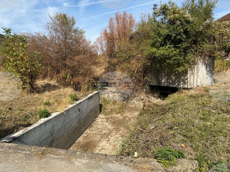 Спирането на водата към канал в Гложене задържа отпадни води и предизвика неприятни миризми