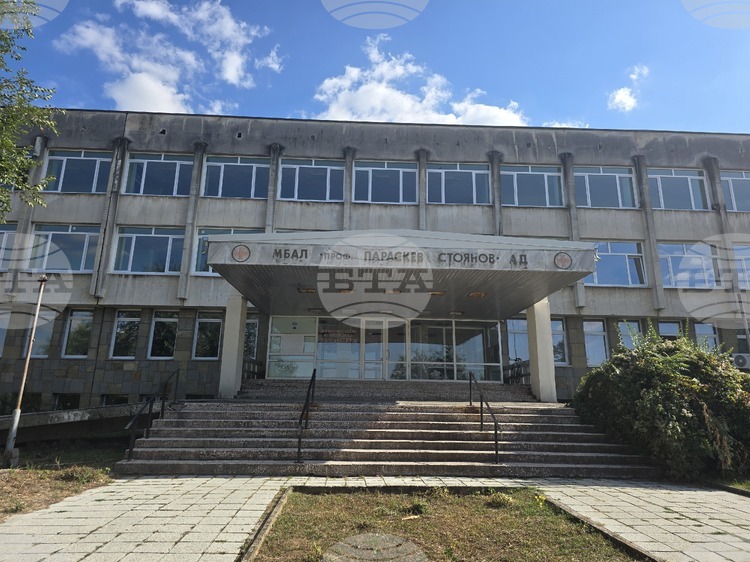 Закриха избирателна секция в болницата в Ловеч заради малък брой избиратели